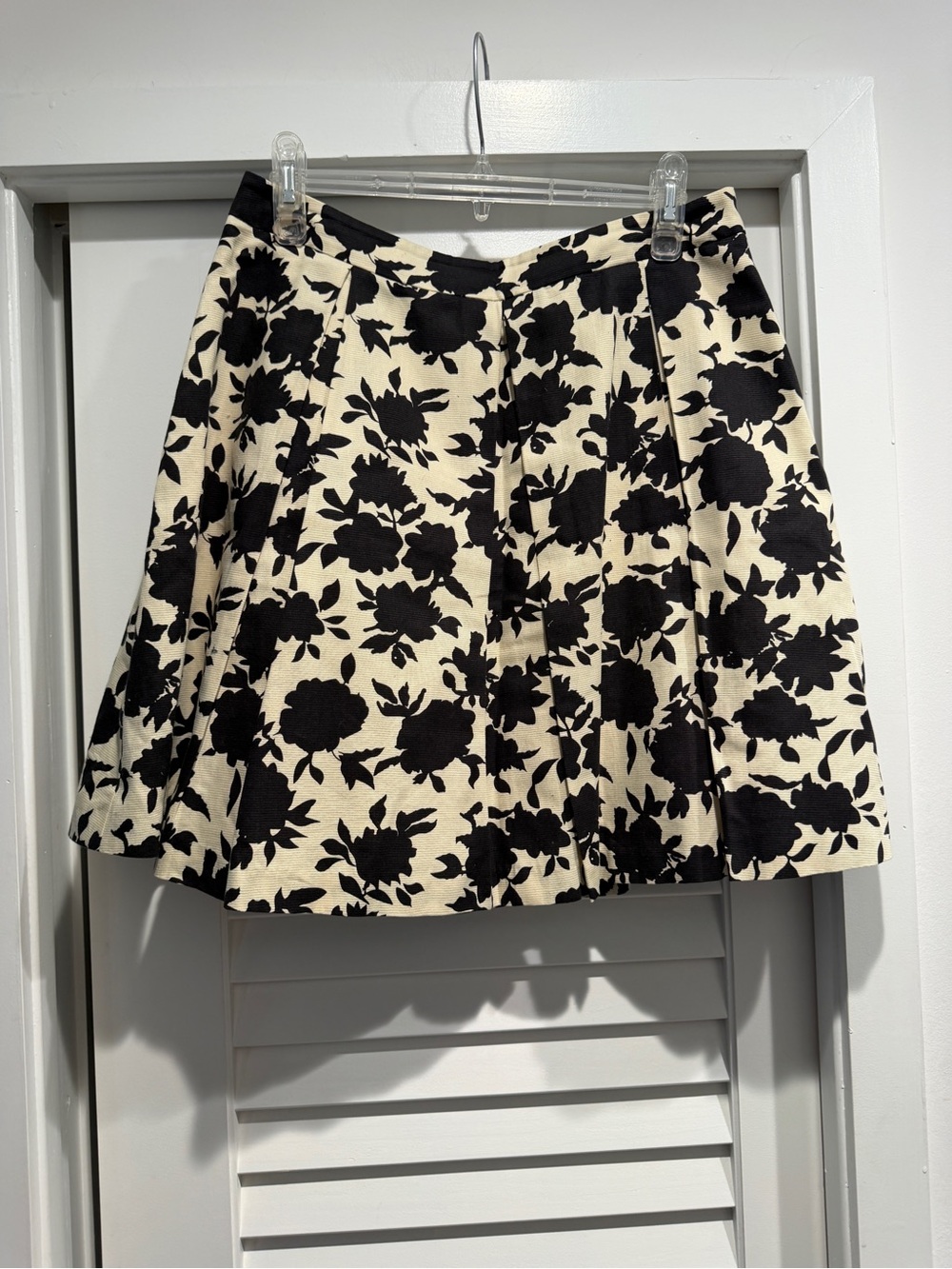 Tabitha Black Floral Pleated Skirt - 10